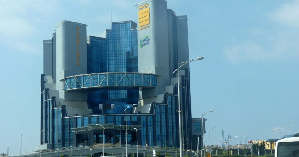 Bâtiment de Sonatrach à Oran, le groupe algérien en tournée aux États-Unis